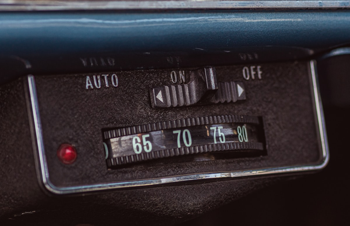 ALPR camera system monitoring vehicle entering gated community